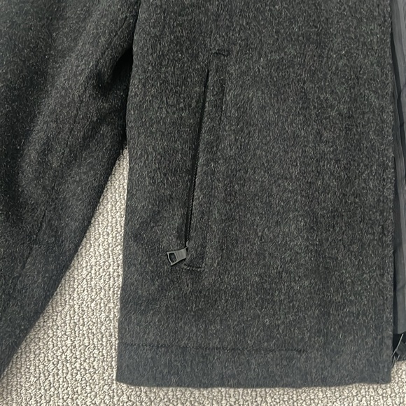 Banana Republic Men’s Short Wool Jacket - Picture 3 of 11